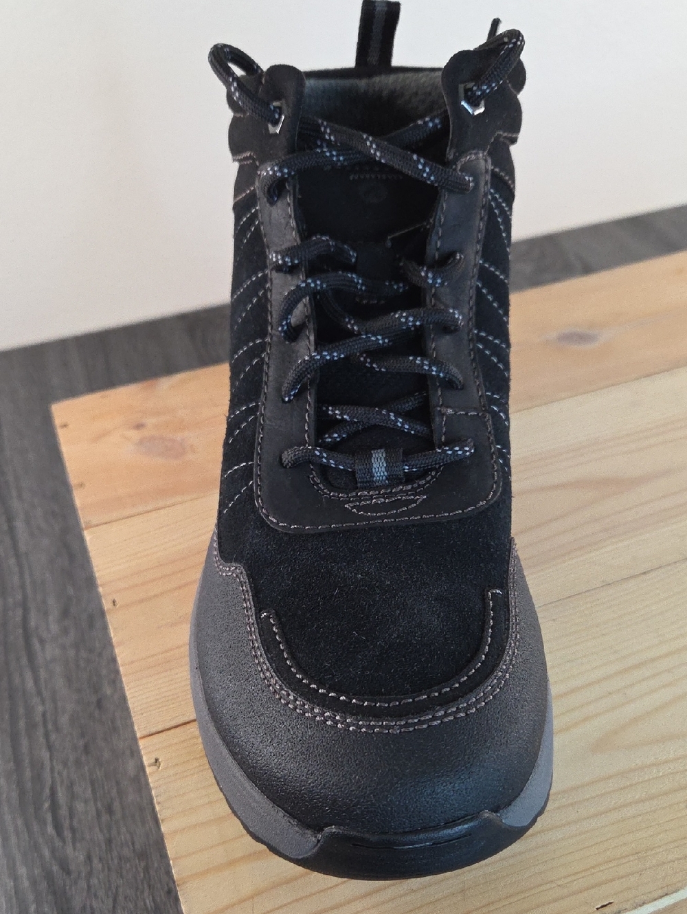 Clarks Collection Black Gray Men’s Hiking Boot Size 12 Leather Water Proof